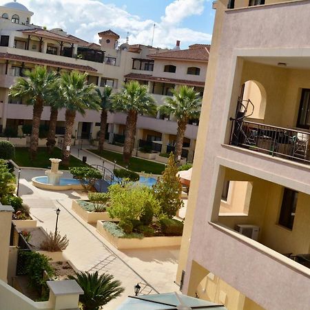 Queens Gardens - Kato Paphos - Next To Kings Ave Mall --- By Yiota ภายนอก รูปภาพ