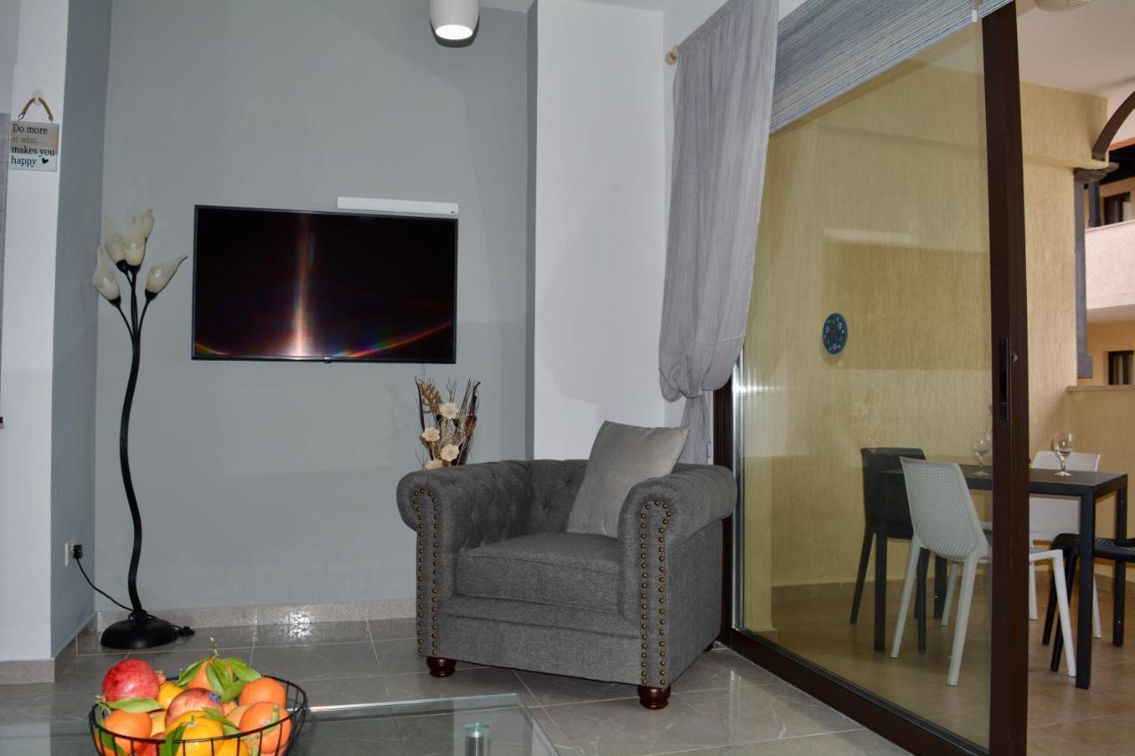 Queens Gardens - Kato Paphos - Next To Kings Ave Mall --- By Yiota ภายนอก รูปภาพ